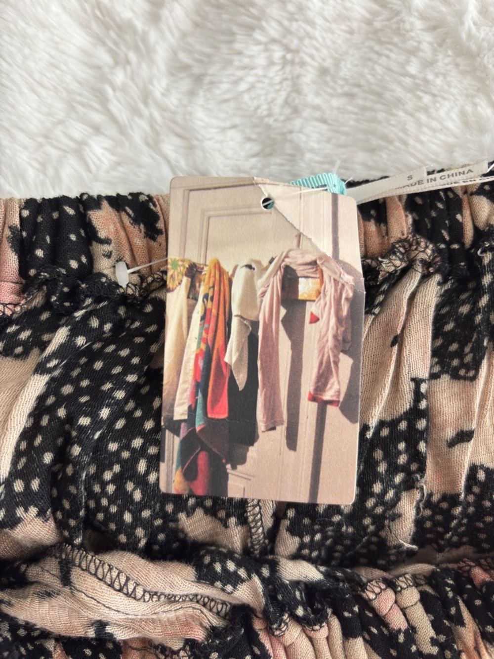 Kimchi Blue Floral Circle Skirt Size Small NEW Black Pink Lightweight Western - Picture 10 of 10